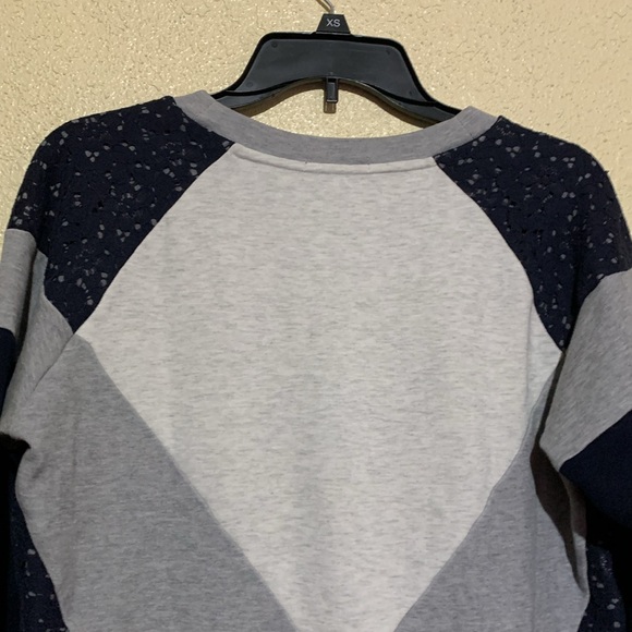 J. Crew Sweatshirt S Gray Cream Navy Blue Lace Detail Pull Over Stretchy Cotton - Picture 11 of 12